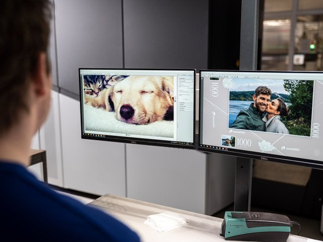 Alle an einem Tag bei puzzleYOU bestellten Fotopuzzles werden auf die Produktionsserver gezogen und dann bearbeitet