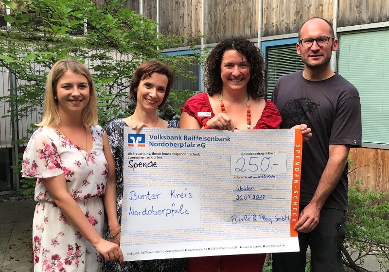 Spendenübergabe an den Bunten Kreis